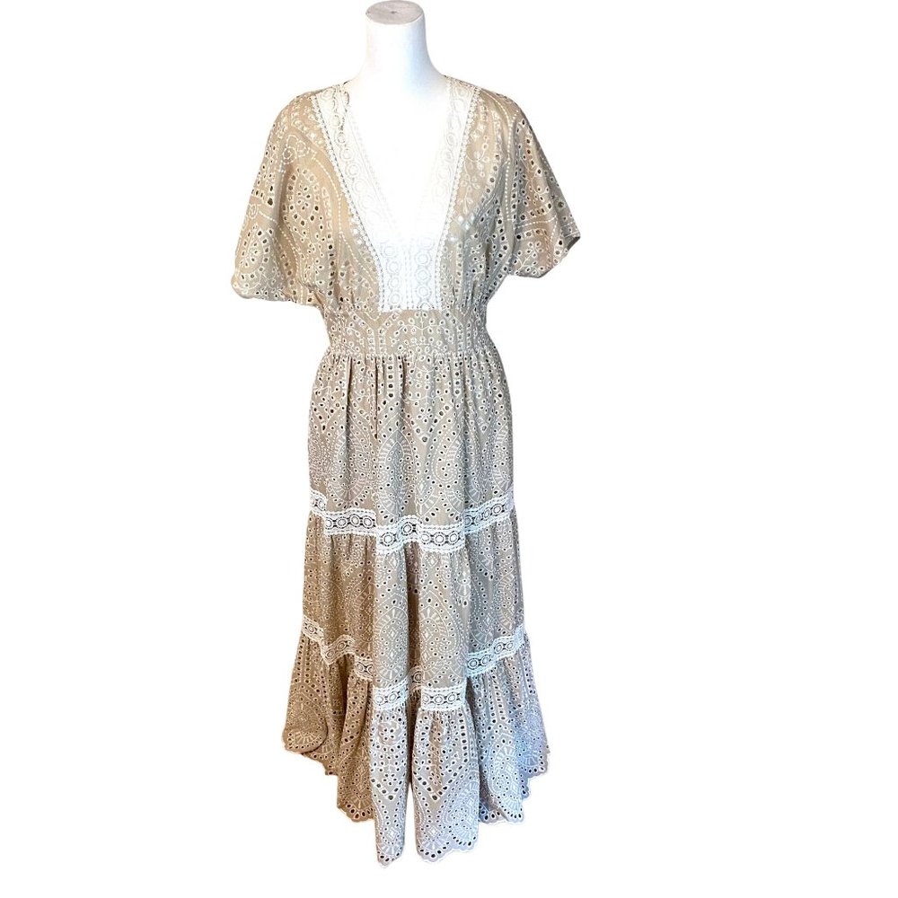 ELIE TAHARI COUTURE / NWT Runway Collection Eyelet Dress in Pale Clay Size 10